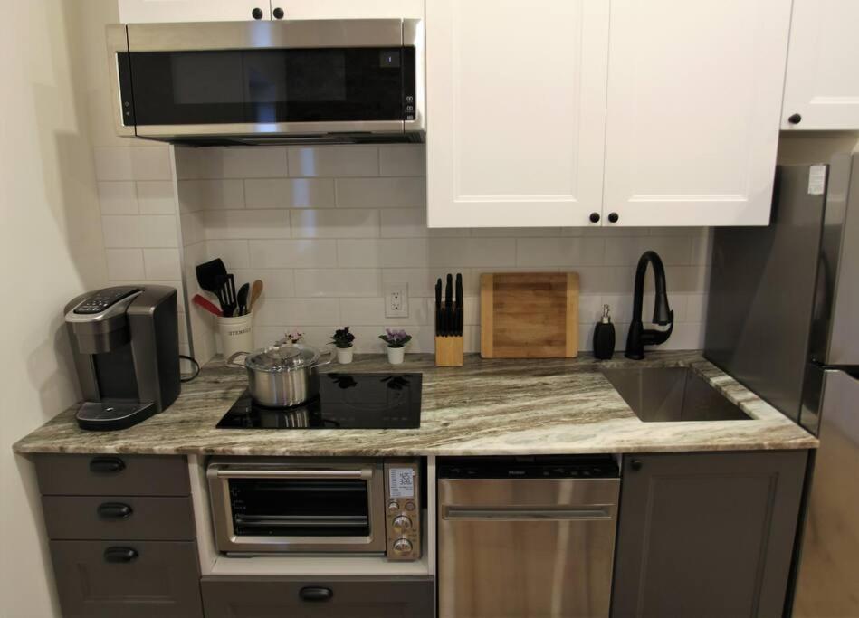 Private 3 Bedroom Apartment In Downtown Toronto Esterno foto